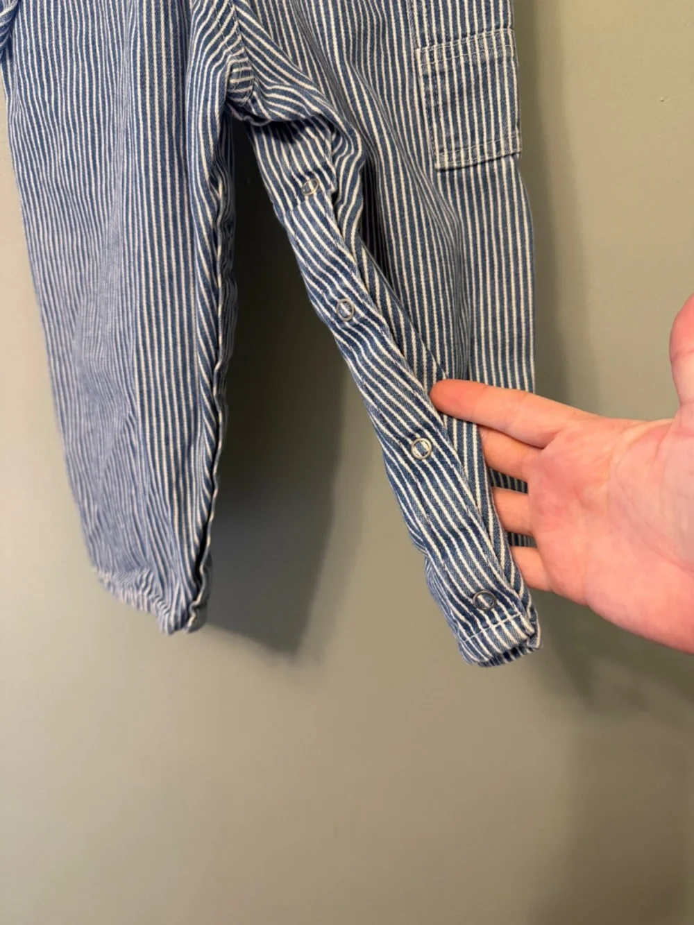 OSH KOSH Vintage Overall Bibs Pinstripe Denim Size 4T Toddler Kid